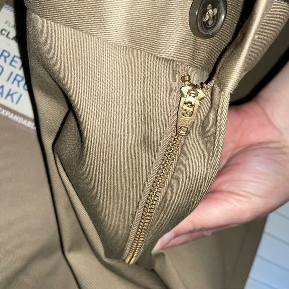 Haggar Men 36 x 32 Premium No Iron Flat Front Classic Fit Khaki Stretch Pant NEW - Picture 4 of 8